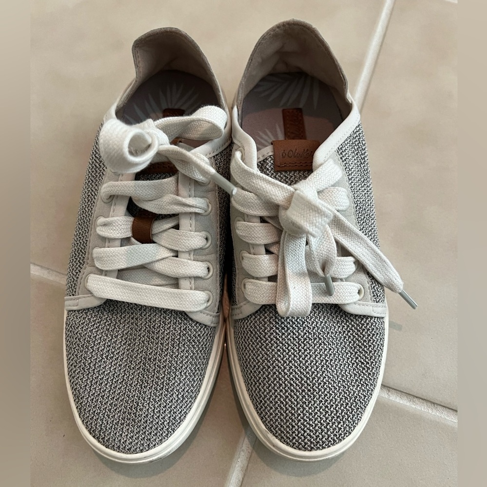 OluKai Pehuea Hawaiian Sneaker - so chic!